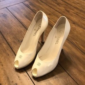 Authentic CHANEL patent leather pumps